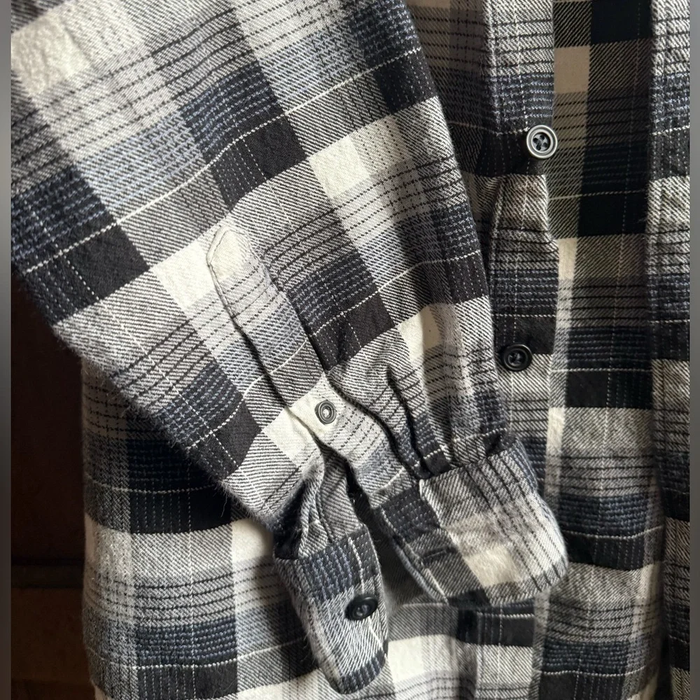 Izod Men's Checkered Black and White Shirt - Picture 4 of 6